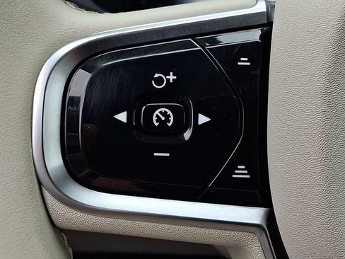 Certified 2023 Volvo XC60 B5 Ultimate w/ Climate Package AWD/4WD image 23