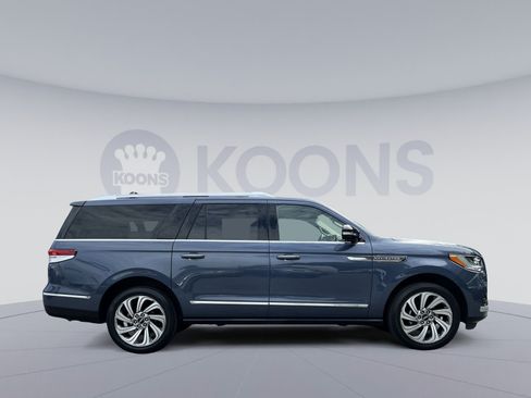Used 2022 Lincoln Navigator L Reserve AWD/4WD image 12
