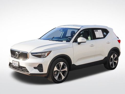 Certified 2025 Volvo XC40 B5 Core w/ Protection Package Premier image 5