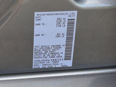 Used 2025 Nissan Altima 2.5 SV FWD image 26