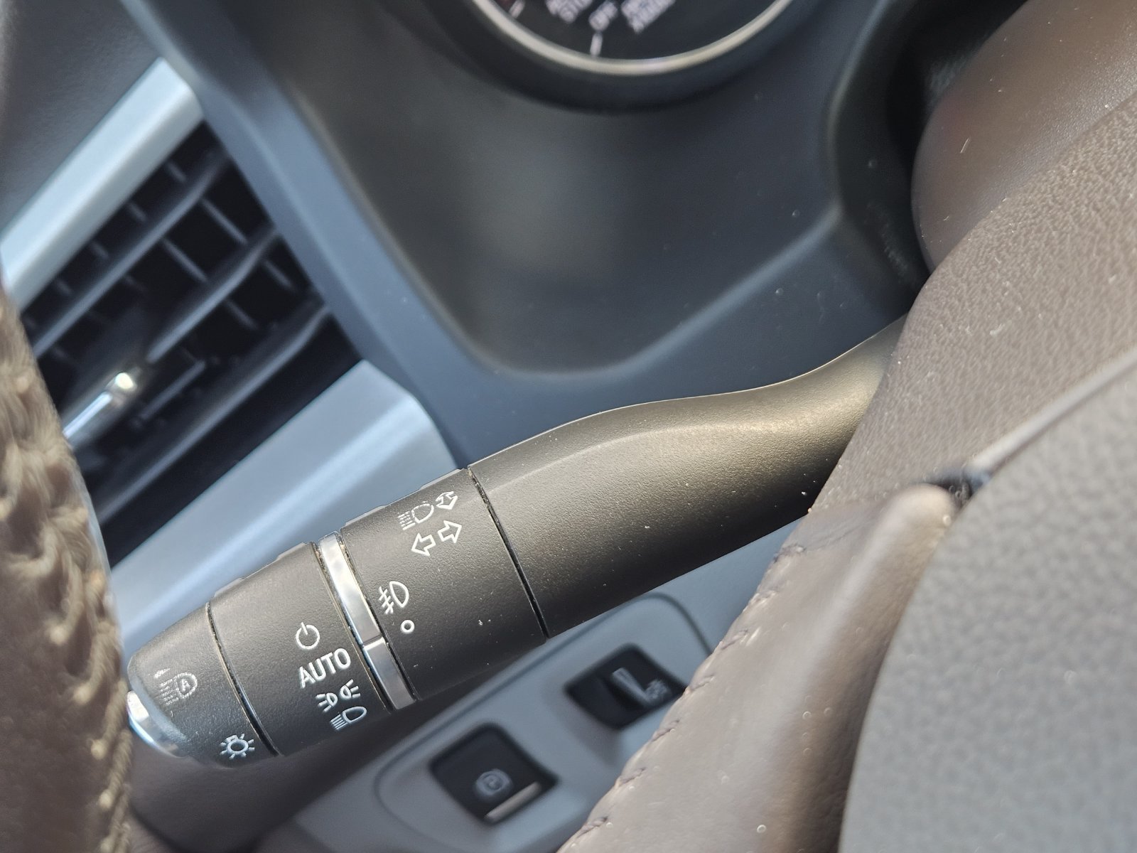 Used 2021 GMC Acadia SLT w/ Preferred Package FWD image 27