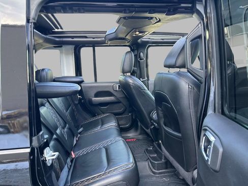 Used 2021 Jeep Wrangler Unlimited Sahara image 16