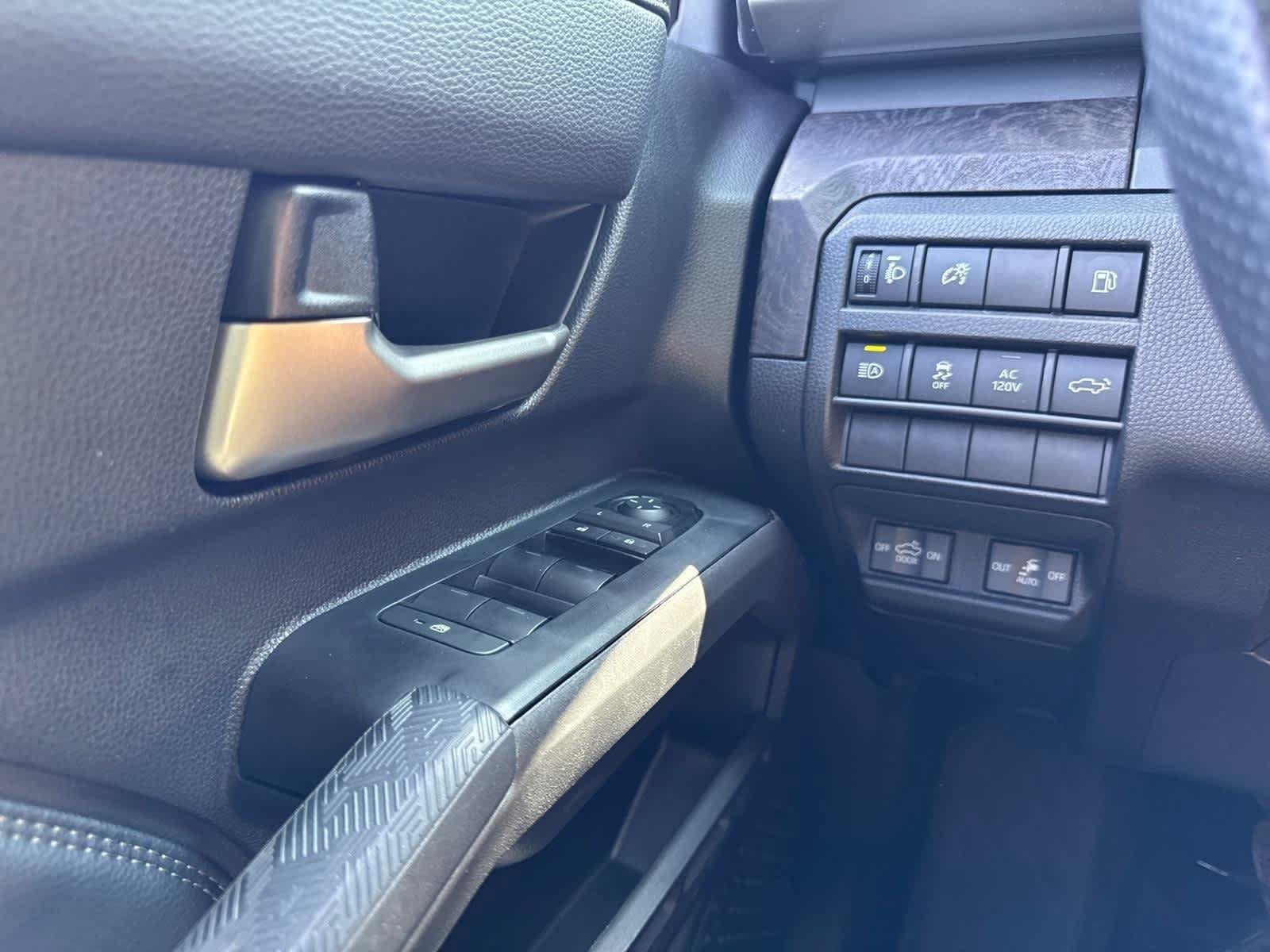 Used 2025 Toyota Tacoma Limited AWD/4WD image 21