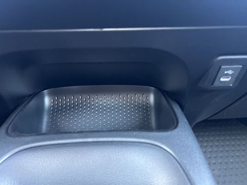 Used 2025 Toyota Corolla LE image 19