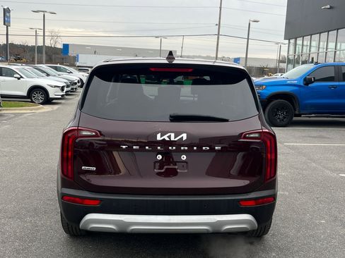 Used 2022 Kia Telluride LX image 7