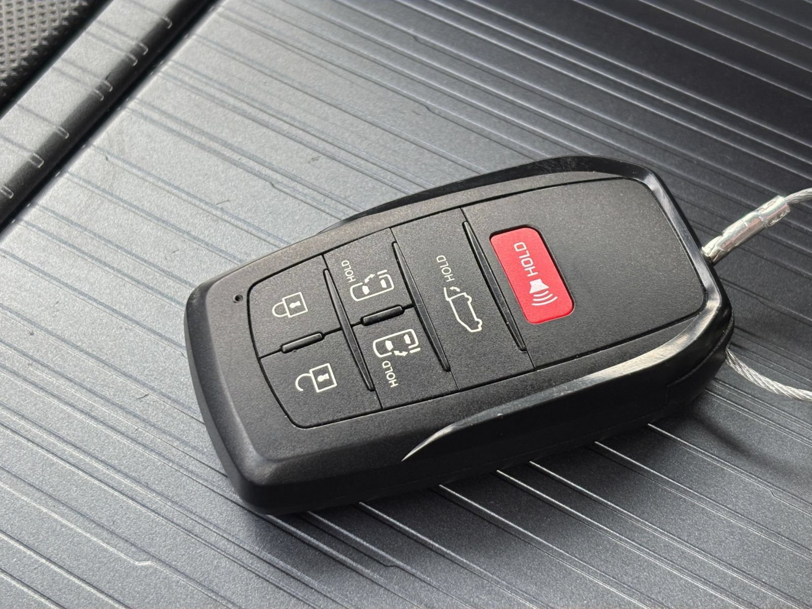 Used 2025 Toyota Sienna XLE FWD image 20