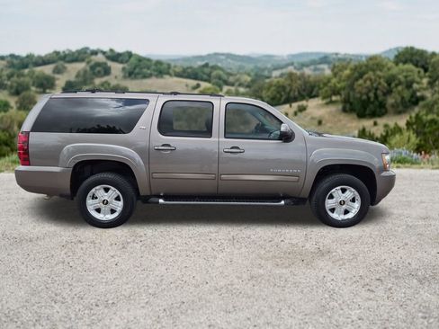 Used 2013 Chevrolet Suburban LT AWD/4WD image 12