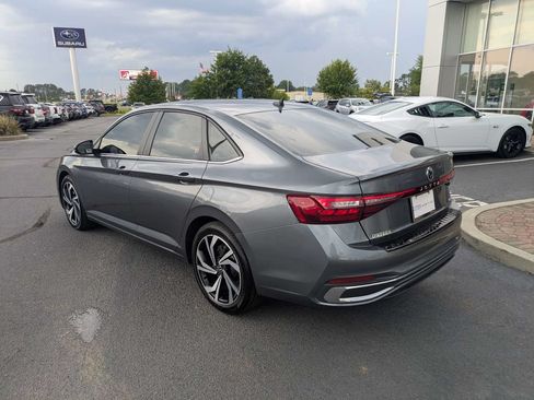 Certified 2025 Volkswagen Jetta SEL FWD image 7