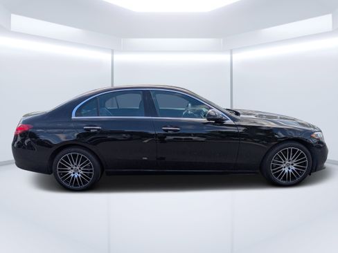 Used 2025 Mercedes-Benz C 300 Sedan image 2