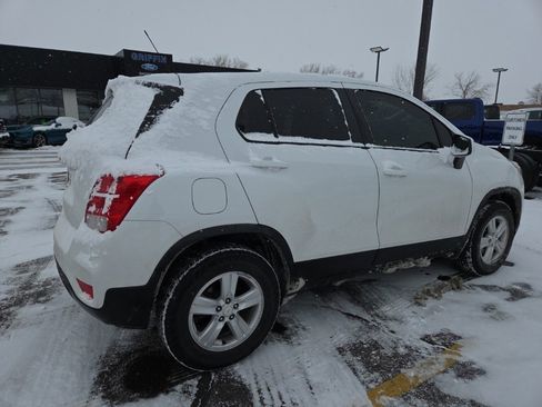 Used 2022 Chevrolet Trax LS w/ Tint and Cruise Package image 3