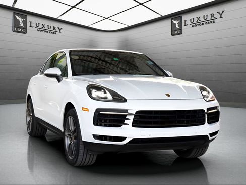 Used 2021 Porsche Cayenne Coupe w/ Premium Package AWD/4WD image 1
