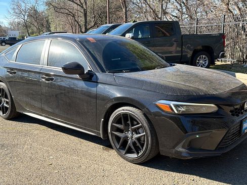 Used 2024 Honda Civic Sport image 3