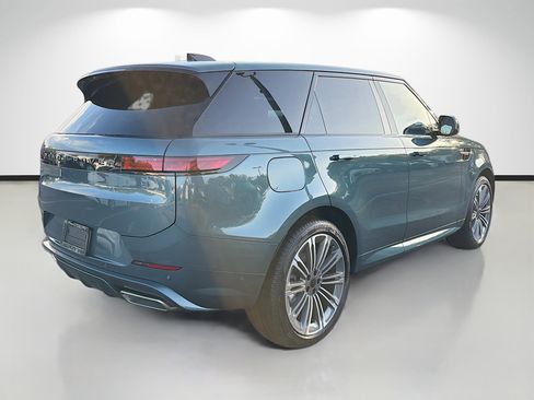 New 2026 Land Rover Range Rover Sport Dynamic SE image 5