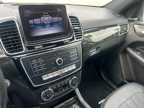 Used 2018 Mercedes-Benz GLS 450 4MATIC image 25