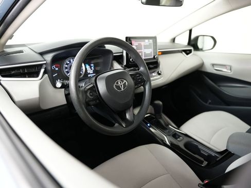 Used 2020 Toyota Corolla LE image 6