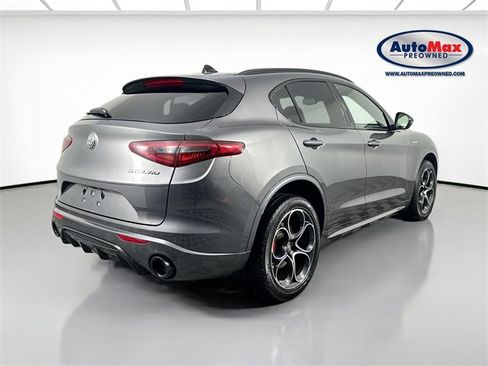 Used 2023 Alfa Romeo Stelvio Veloce image 2