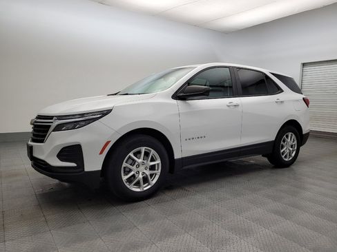 Used 2022 Chevrolet Equinox LS w/ LS Convenience Package image 2