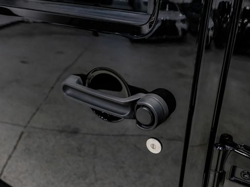 Used 2016 Jeep Wrangler Unlimited Sahara AWD/4WD image 40
