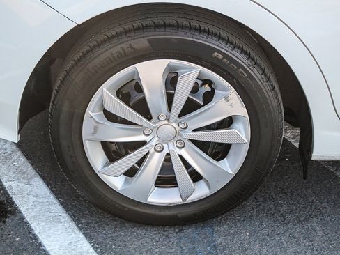 Used 2023 Subaru Impreza 2.0i image 9