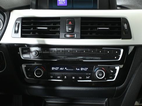 Used 2018 BMW 320i xDrive Sedan w/ Convenience Package image 23