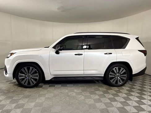 Used 2024 Lexus LX 600 4WD w/ Appearance Package image 3