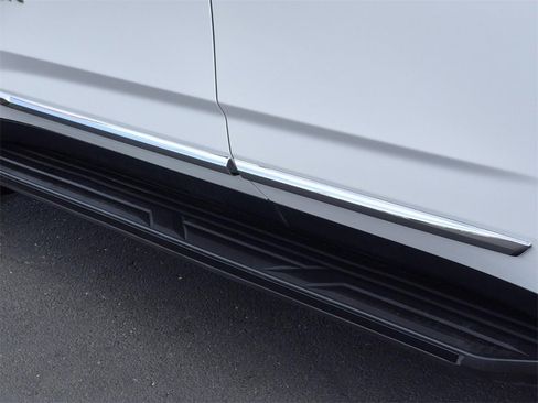 Used 2021 GMC Yukon SLT image 8