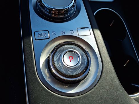 Used 2025 Genesis GV70 2.5T image 13