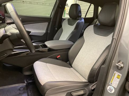 Used 2024 Volkswagen ID.4 2WD image 18