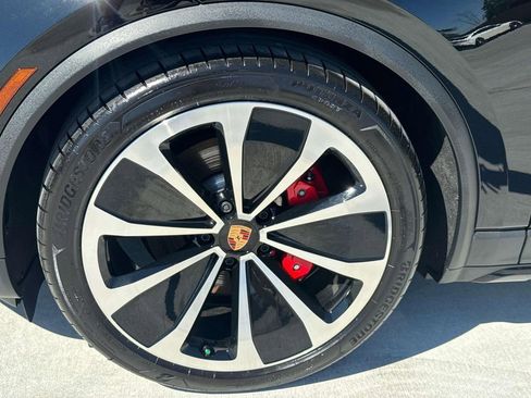 New 2025 Porsche Macan 4S Electric AWD/4WD image 8