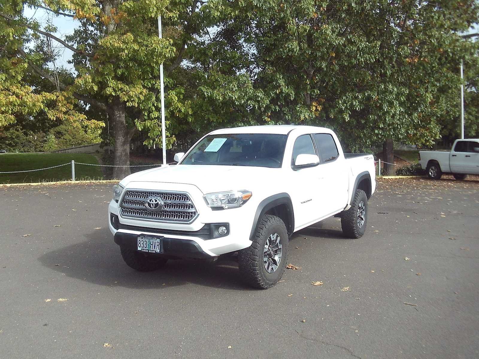 Used 2016 Toyota Tacoma TRD Off-Road w/ Towing Package AWD/4WD image 1