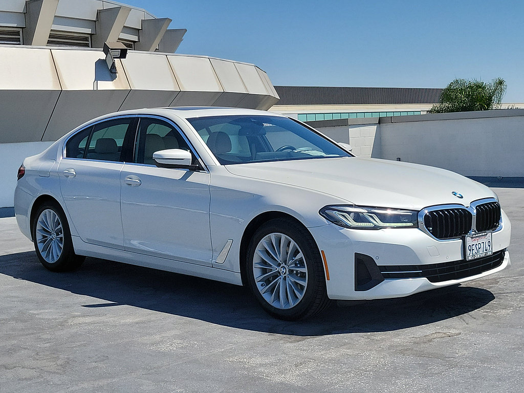 Used 2023 BMW 530i w/ Premium Package RWD image 4