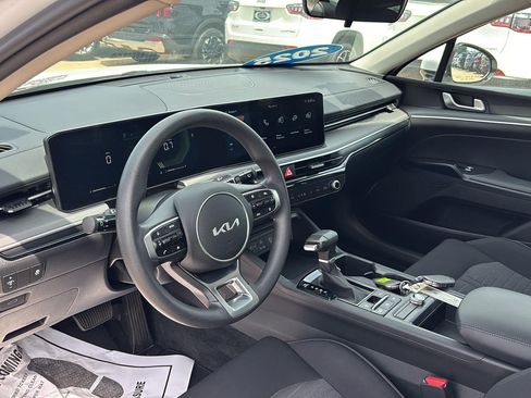 Used 2025 Kia K5 LXS FWD image 10