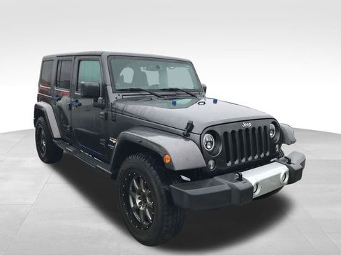 Used 2014 Jeep Wrangler Unlimited Sahara w/ Max Tow Package image 10