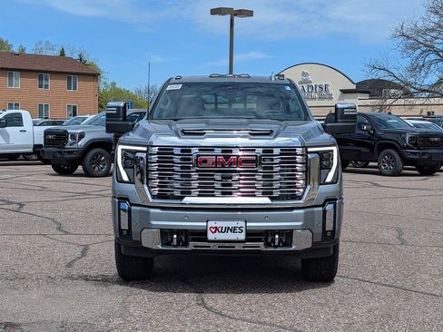 New 2026 GMC Sierra 3500 Denali w/ Denali Reserve Package AWD/4WD image 2