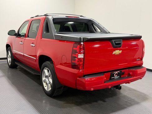 Used 2011 Chevrolet Avalanche LTZ image 6