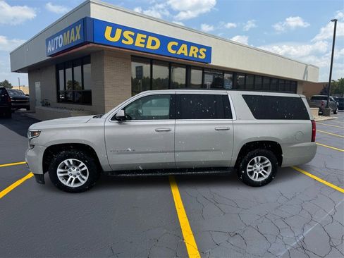 Used 2015 Chevrolet Suburban LT image 8