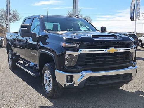 Used 2025 Chevrolet Silverado 2500 LT w/ Convenience Package image 6