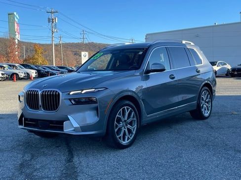 Used 2023 BMW X7 xDrive40i w/ Executive Package image 2