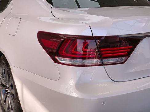 Used 2016 Lexus LS 460 image 9