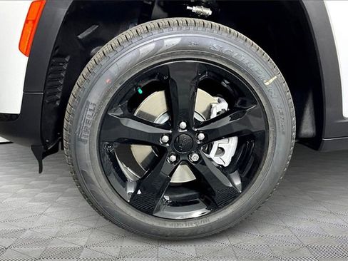 New 2025 Jeep Grand Cherokee L Limited image 13