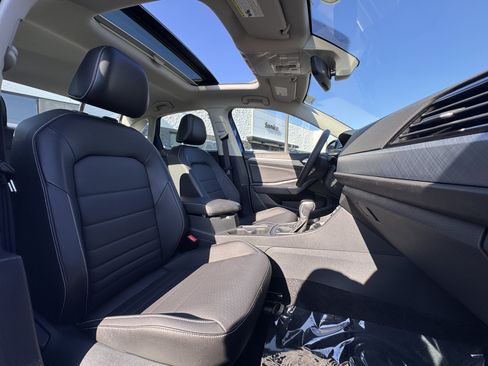 Used 2022 Volkswagen Jetta SE FWD image 13