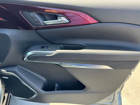 New 2026 Chevrolet Traverse RS w/ LPO, Floor Liner Package FWD image 8