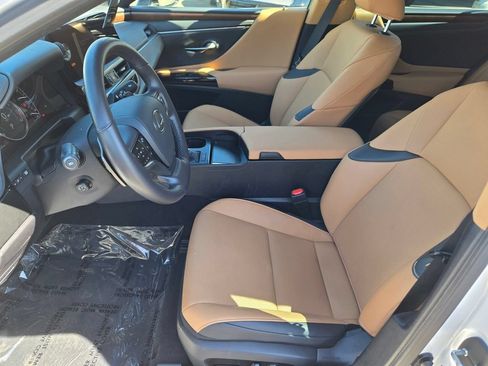 Used 2025 Lexus ES 350 w/ Premium Package FWD image 11