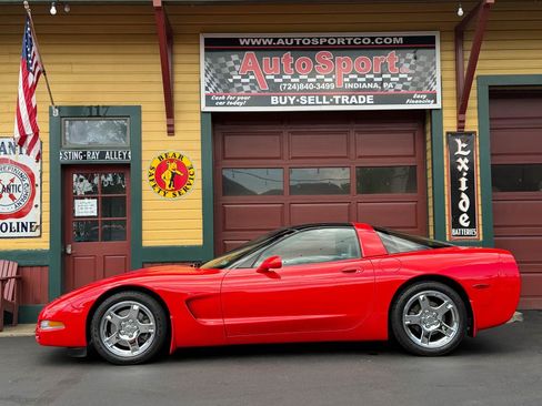 Used 1999 Chevrolet Corvette Coupe w/ Memory Pkg RWD image 9