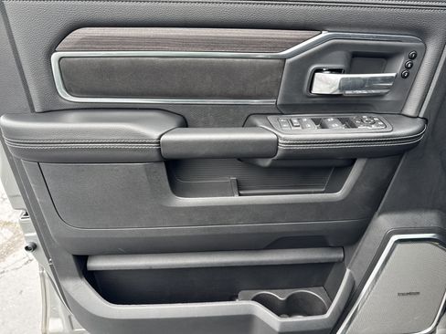 New 2026 RAM 2500 Laramie AWD/4WD image 10