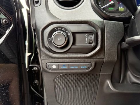 Used 2024 Jeep Wrangler Unlimited w/ Convenience Group image 14