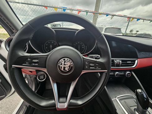 Used 2019 Alfa Romeo Giulia w/ Quick Order Package 22K Sport image 40