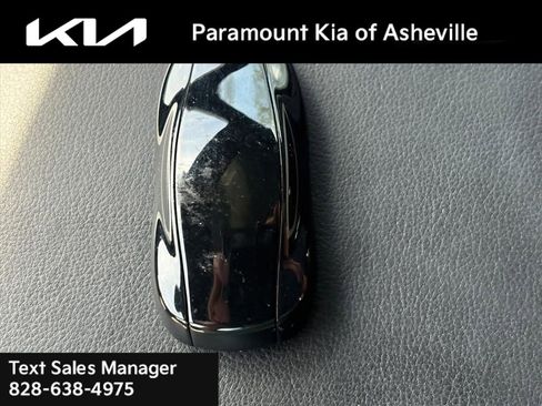 Used 2022 Tesla Model S image 26