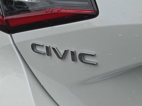 Used 2025 Honda Civic Sport image 30