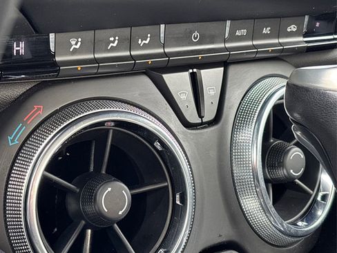 Used 2019 Chevrolet Camaro LT image 25